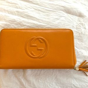 Gucci Soho Leather Zip-Around Wallet